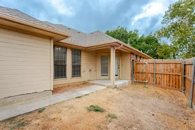 1609 W Jamestown Drive, Ennis, TX 75119 - Photo 17