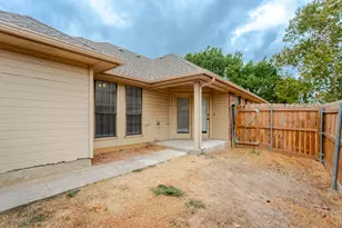 1609 W Jamestown Dr, Ennis, TX 75119 - Photo 17