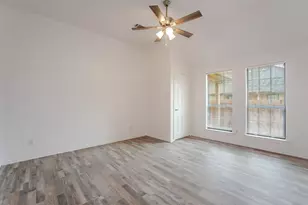 1609 W Jamestown Dr, Ennis, TX 75119 - Photo 13