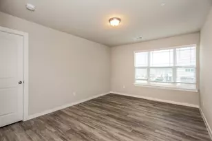 613 Sophia Wy, Lewisville, TX 75057 - Photo 9