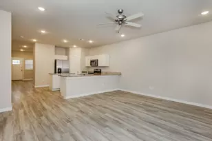 613 Sophia Wy, Lewisville, TX 75057 - Photo 5
