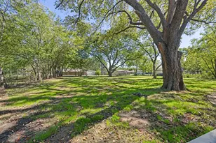 718 N Union St, Whitesboro, TX 76273 - Photo 29