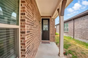 604 Bronze Forest Dr, Fort Worth, TX 76131 - Photo 3