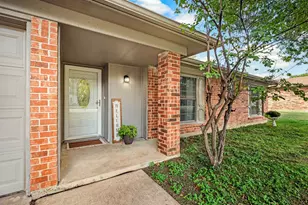 1121 Timbercreek Rd, Benbrook, TX 76126 - Photo 3