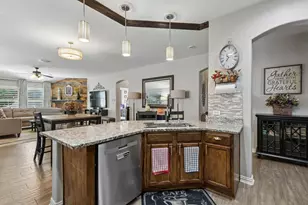 1118 Red Robin Dr, Aubrey, TX 76227 - Photo 11