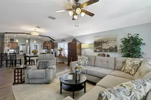 1118 Red Robin Dr, Aubrey, TX 76227 - Photo 5