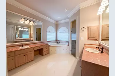 1119 Mallard Pointe Drive, Grand Prairie, TX 75104 - Photo 11