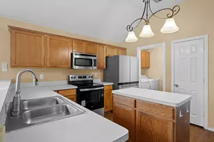 100 Lipan St, Greenville, TX 75402 - Photo 9