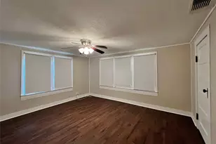 713 Spring St, Granbury, TX 76048 - Photo 15