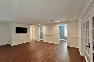 713 Spring St, Granbury, TX 76048 - Photo 5