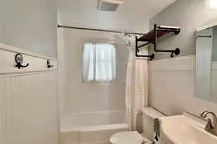 713 Spring St, Granbury, TX 76048 - Photo 17