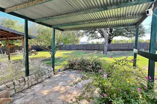 713 Spring St, Granbury, TX 76048 - Photo 19
