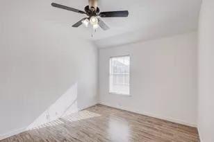 1306 Bentley Dr, Carrollton, TX 75006 - Photo 5