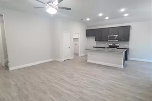 525 Hillcrest Cir, Justin, TX 76247 - Photo 7