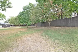 7107 Holly Hill Dr, Dallas, TX 75231 - Photo 21