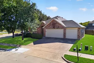 4001 Bridge Water Rd, Heartland, TX 75126 - Photo 1