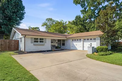 1512 Wilshire Boulevard, Arlington, TX 76012 - Photo 3