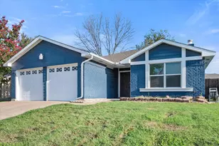 411 Lantana Dr, Arlington, TX 76018 - Photo 3