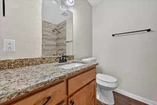 521 E Glendale St, Crowley, TX 76036 - Photo 13