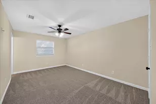 521 E Glendale St, Crowley, TX 76036 - Photo 15