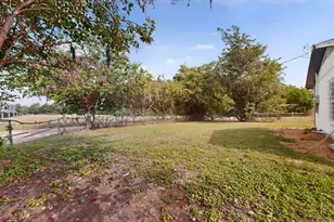 301 Stoneport Dr, Dallas, TX 75217 - Photo 39