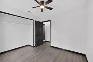 301 Stoneport Dr, Dallas, TX 75217 - Photo 33