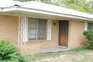 712 N Allyn Ave E, Mount Calm, TX 76673 - Photo 5