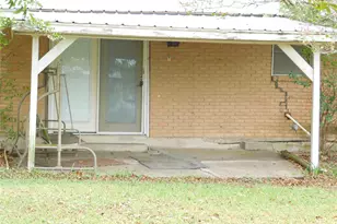 712 N Allyn Ave E, Mount Calm, TX 76673 - Photo 21