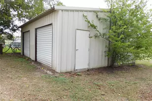 712 N Allyn Ave E, Mount Calm, TX 76673 - Photo 23