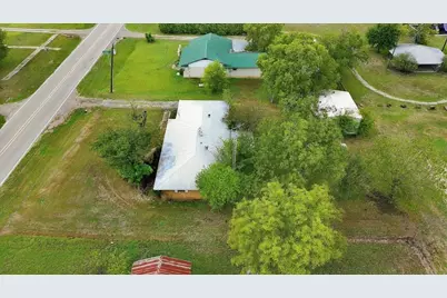 712 N Allyn Avenue E, Mount Calm, TX 76673 - Photo 7