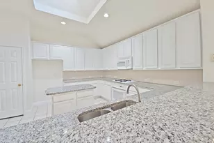 2424 Brycewood Ln, Plano, TX 75025 - Photo 9
