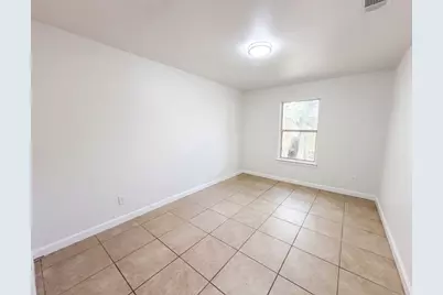1322 E Waco Avenue, Dallas, TX 75216 - Photo 9