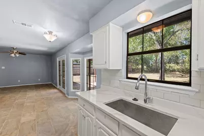 1729 W Doyle Street, Granbury, TX 76048 - Photo 17