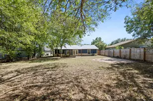 1729 W Doyle St, Granbury, TX 76048 - Photo 35