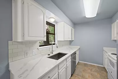 1729 W Doyle Street, Granbury, TX 76048 - Photo 15