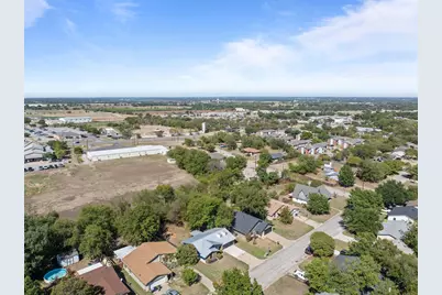 1729 W Doyle Street, Granbury, TX 76048 - Photo 37