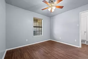 1729 W Doyle St, Granbury, TX 76048 - Photo 29