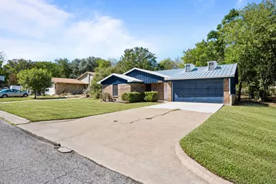 1729 W Doyle Street, Granbury, TX 76048 - Photo 1
