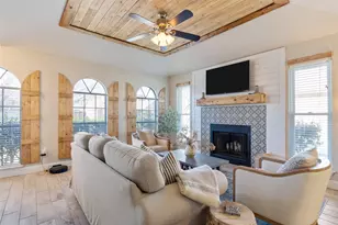 2918 Clover Ln, Euless, TX 76039 - Photo 1