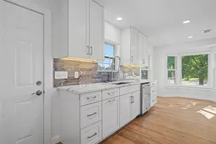 103 S Plymouth Rd, Dallas, TX 75211 - Photo 13