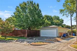 103 S Plymouth Rd, Dallas, TX 75211 - Photo 29