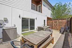 180 S Cisco St, Dallas, TX 75246 - Photo 17