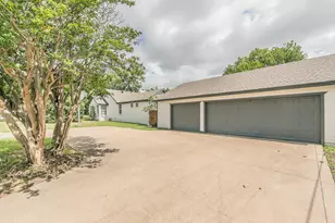 3909 Trail Lake Dr, Fort Worth, TX 76109 - Photo 3