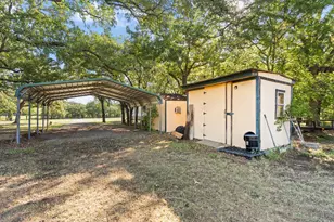 3104 Rolling Oaks Dr, Cleburne, TX 76031 - Photo 3