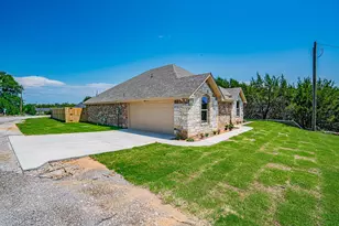 2600 Creek Dr, Granbury, TX 76048 - Photo 3