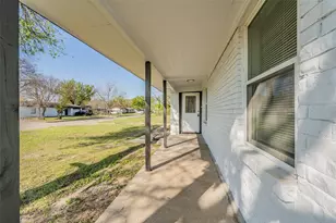 5569 Burton Ave, Fort Worth, TX 76119 - Photo 35