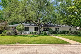 10409 Remington Ln, Dallas, TX 75229 - Photo 1