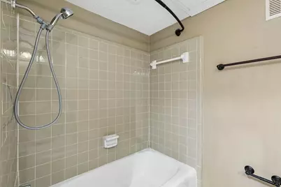 1806 Lakecrest Court, Carrollton, TX 75006 - Photo 23