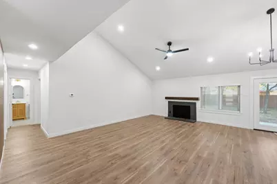 433 Rollingridge Lane, Garland, TX 75043 - Photo 5