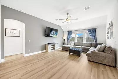 929 Crest Breeze Drive, Fort Worth, TX 76052 - Photo 9